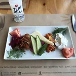 Mavi & Restaurant Hotel