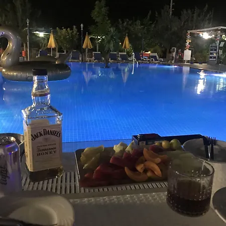 Mavi & Restaurant Hotel