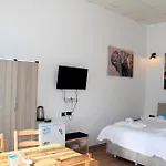 Mavi & Restaurant Hotel
