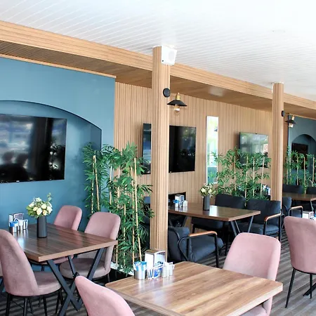 מלון Mavi & Restaurant