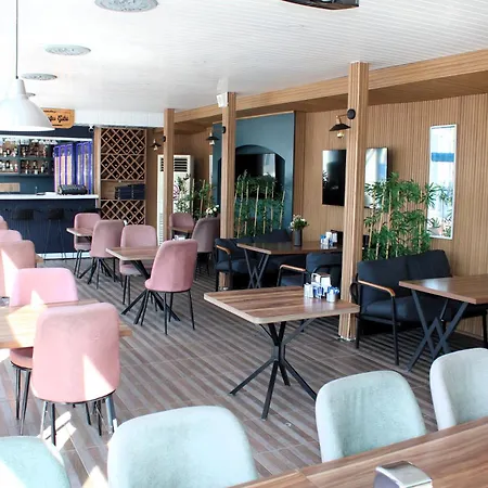 Mavi & Restaurant 迪迪姆