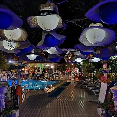 酒店 Mavi & Restaurant 2*