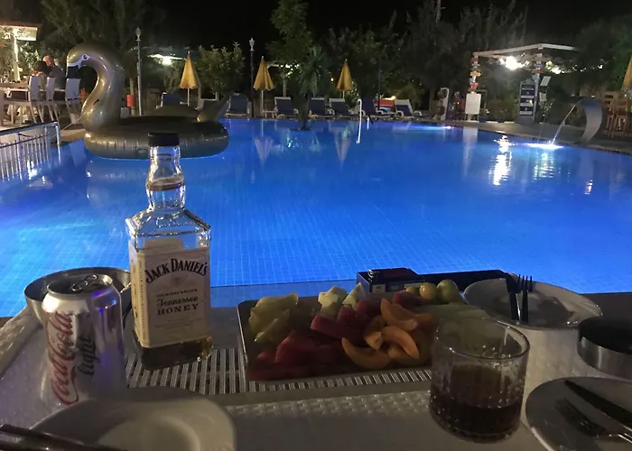 Mavi & Restaurant Hotel