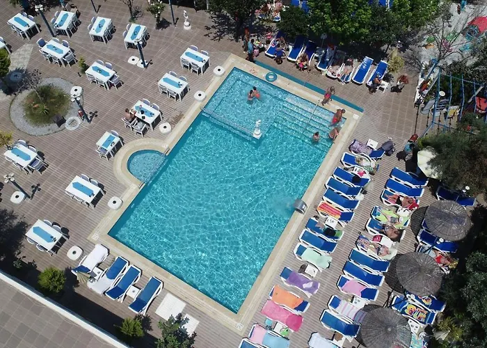 Mavi & Restaurant 2*